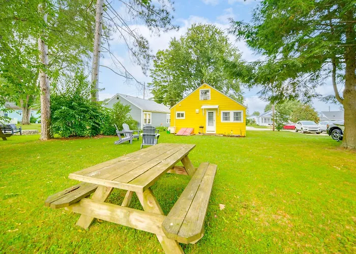 Edinboro Cottage Steps To Lake And Public Boat Ramp