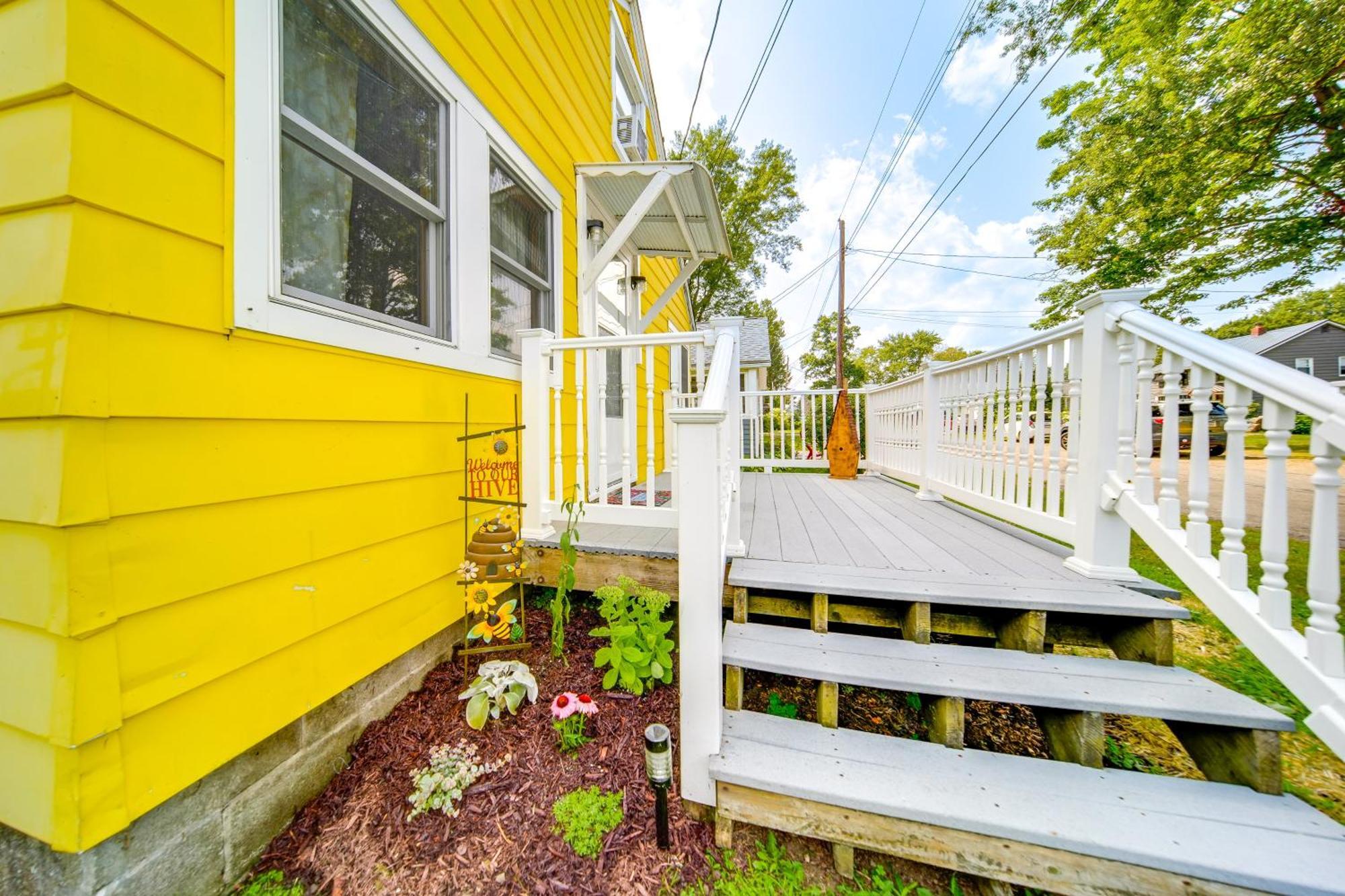 Steps To And Public Boat Ramp Holiday home Edinboro